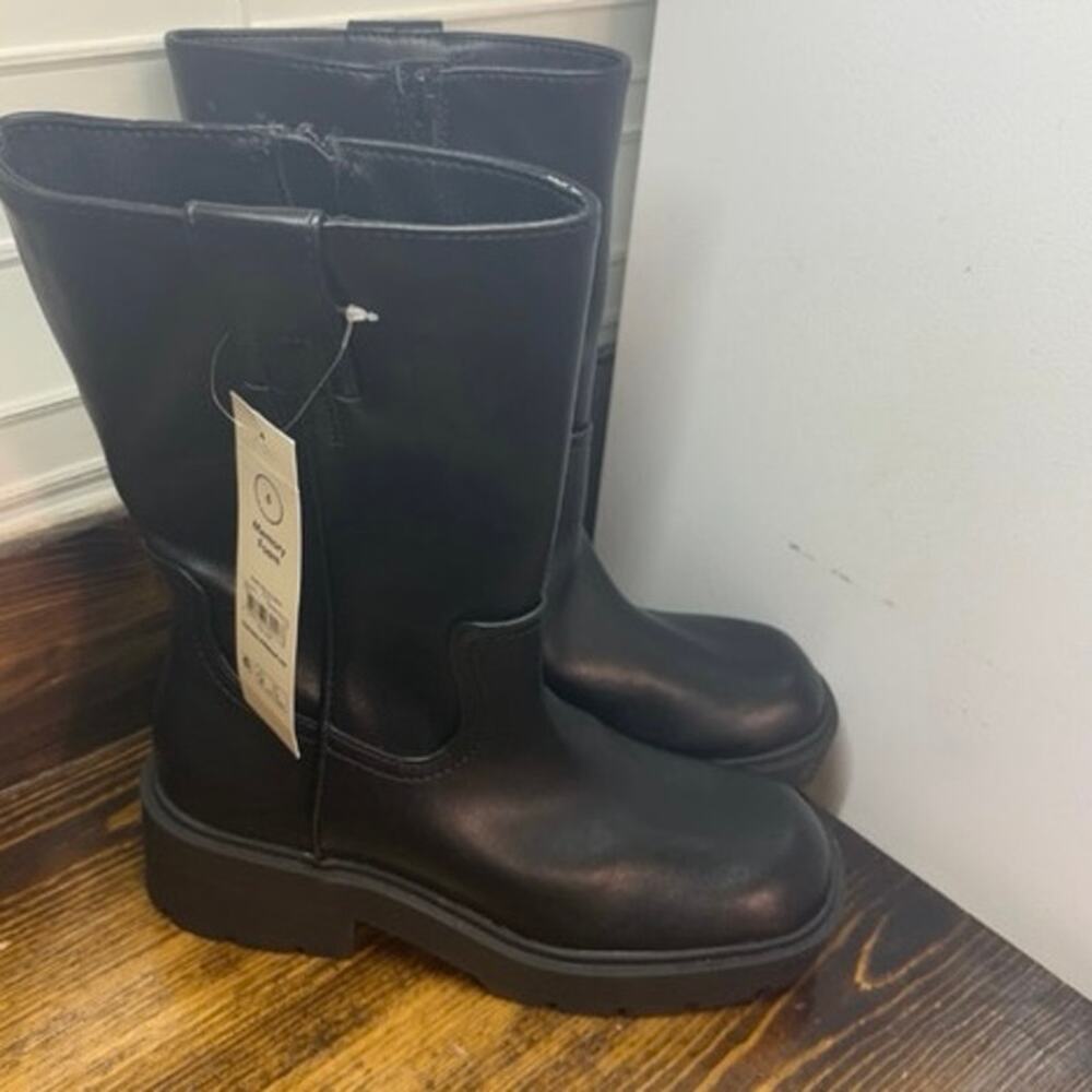 Time And Tru‎ Black Boots Size 6